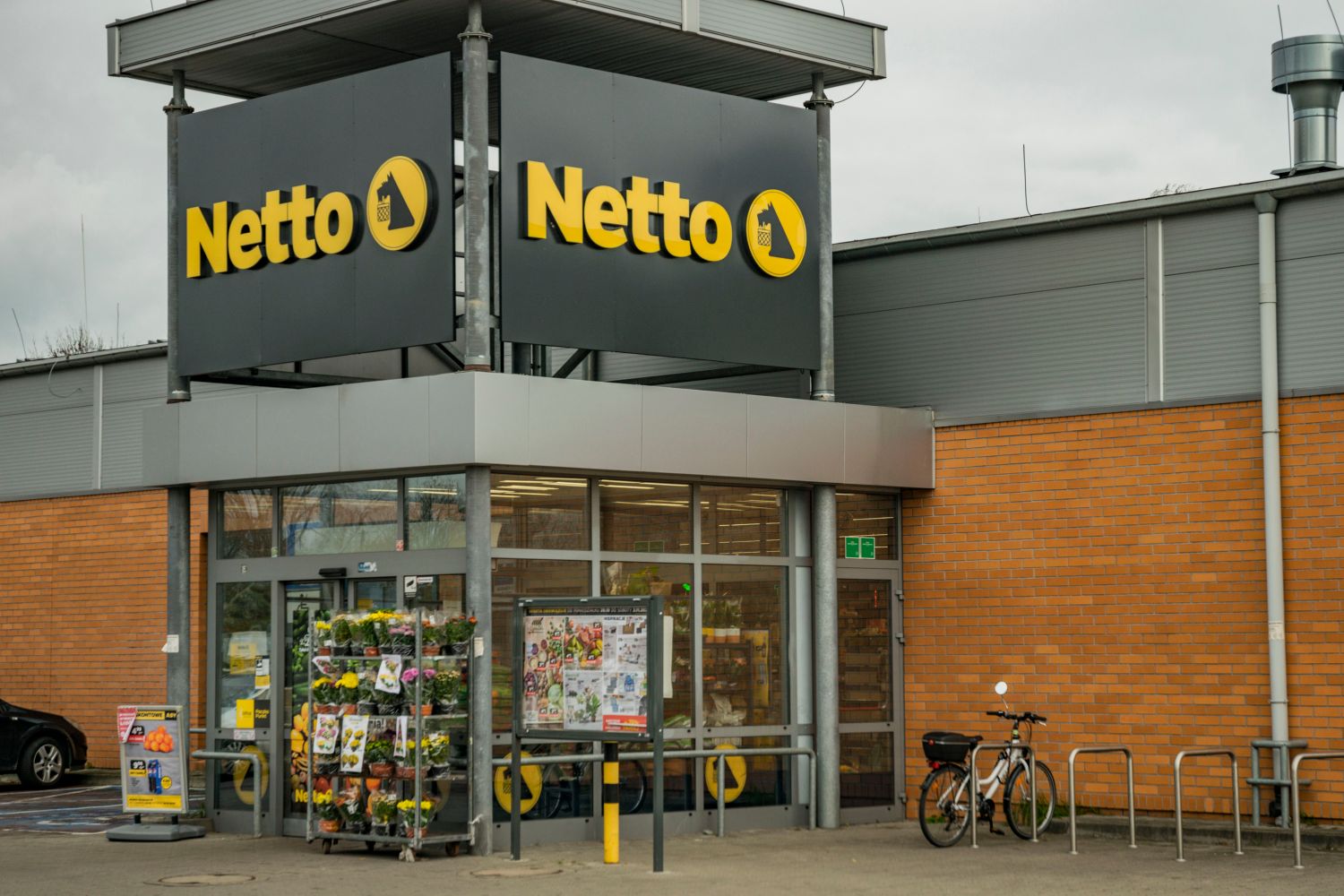 Façade Netto, l'une des enseignes qui reprend des supermarchés Auchan