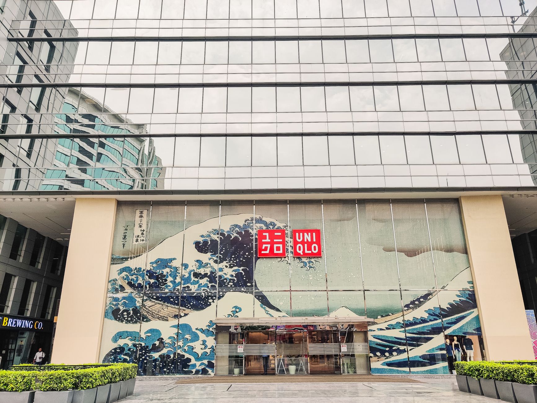 L’ouverture d'Uniqlo à Cannes : une opportunité pour les commerçants locaux ?