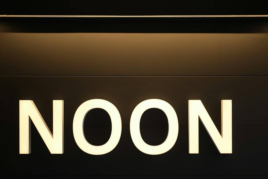Lettres découpées & boîtier