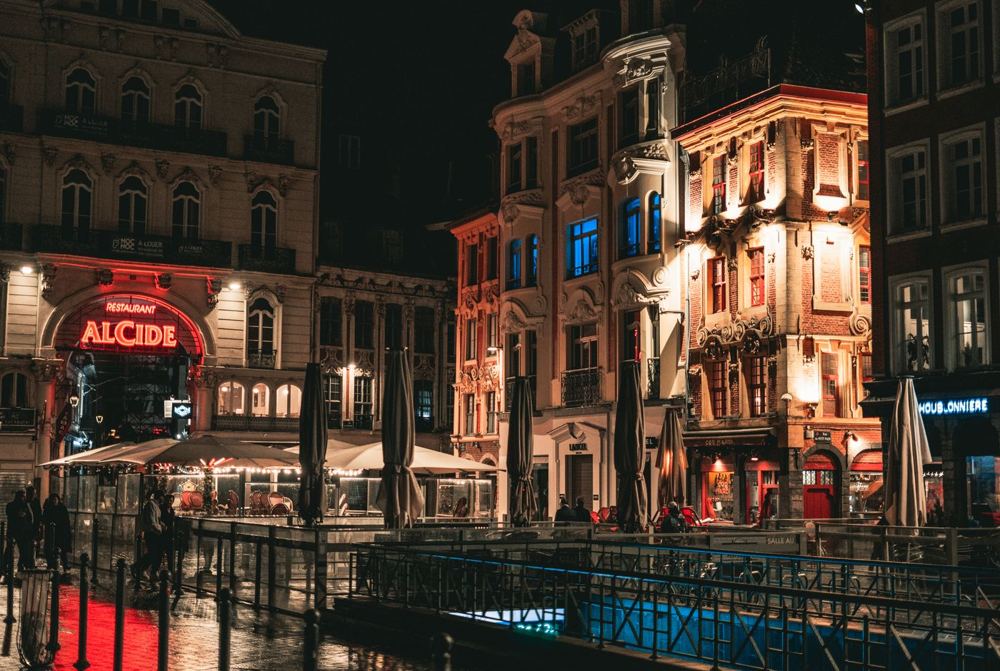 Architecture historique de Lille illuminée de nuit