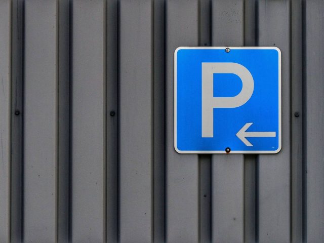 Panneau directionnel de parking