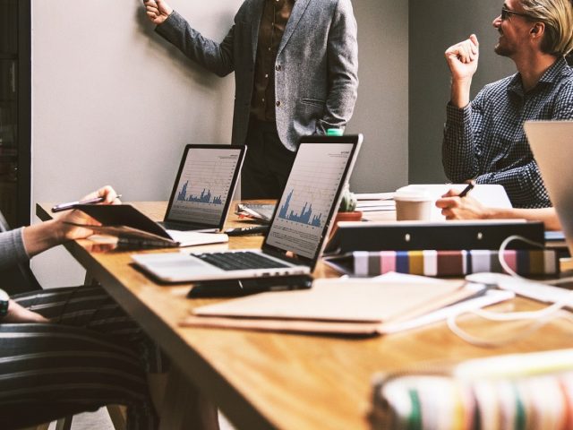 Comparatif plateformes d&rsquo;automation workflow pour agences