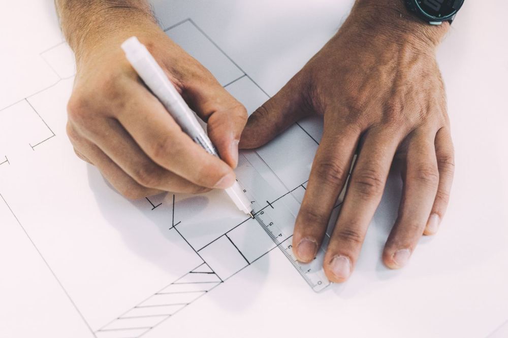 Plan de façade dessiné à la règle pour un dossier de demande d’enseigne