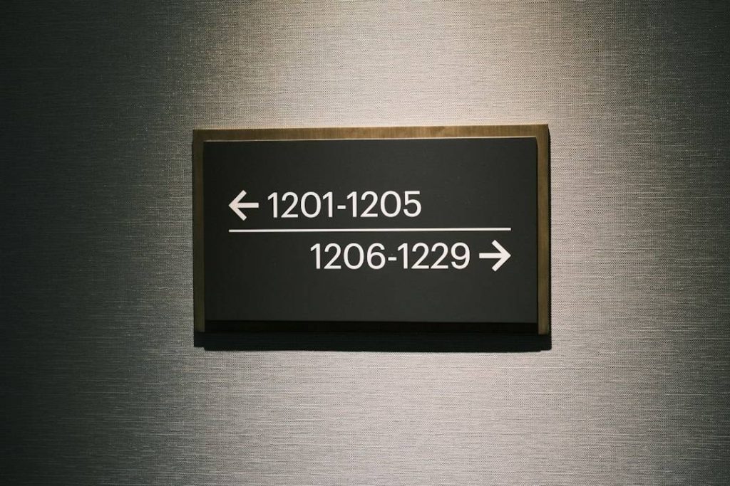 Signalétique intérieure de bureaux (plaques de porte)