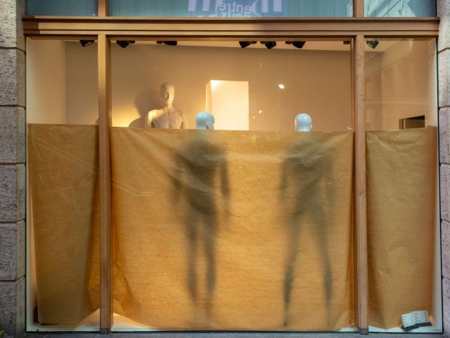 Travaux en boutique : où mettre stock, mobilier et enseigne