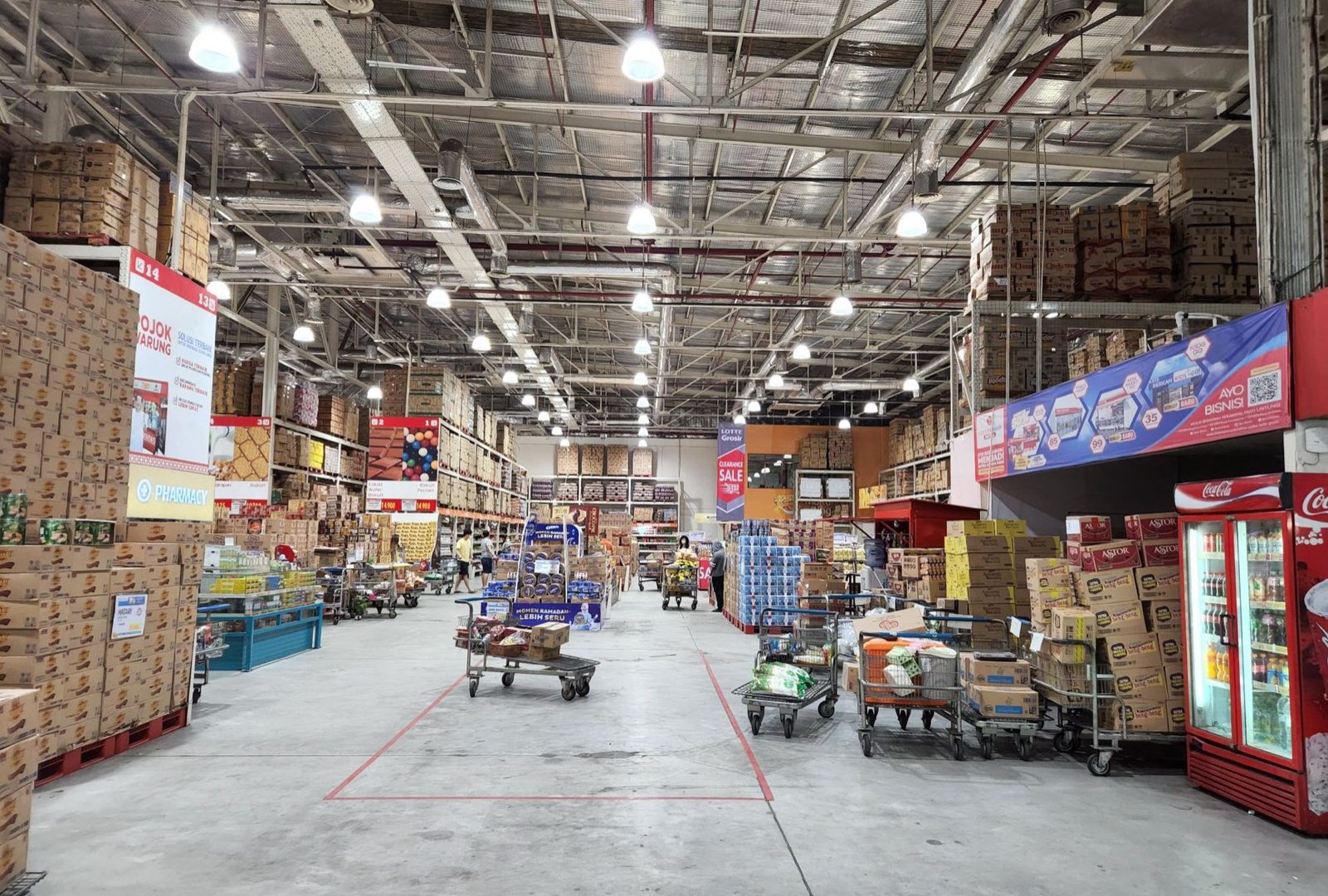 Box de stockage ou garde-meuble : quelle différence pour un commerçant