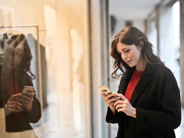Fiche Google et vitrine : le duo qui fait entrer le client
