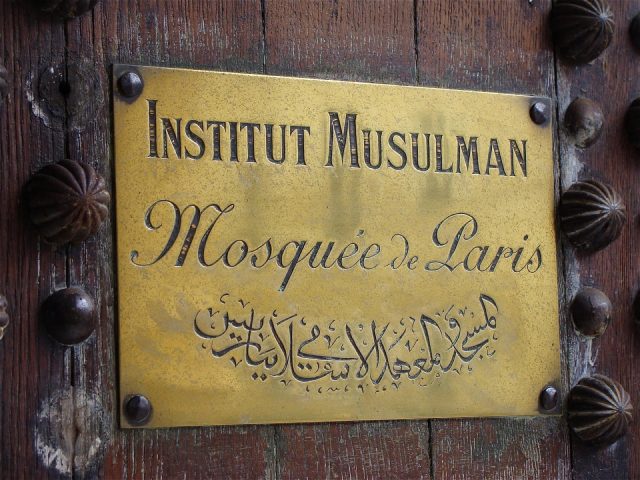 Plaque professionnelle avec logo : comment bien la choisir