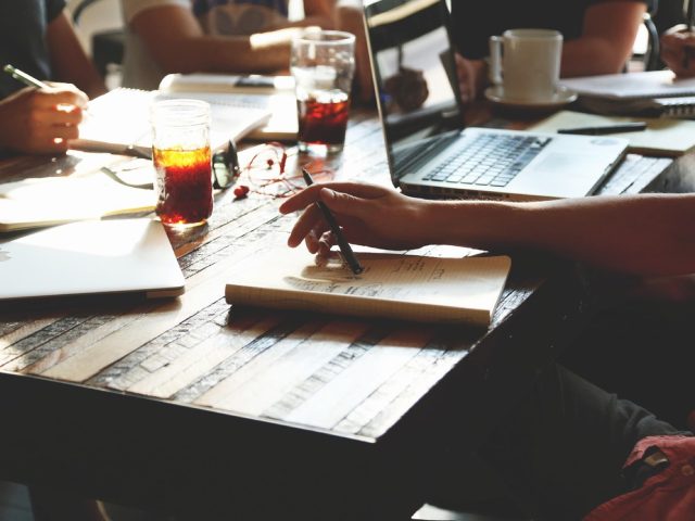 Prospection commerciale B2B : ce qu'iLoveLead change pour une PME