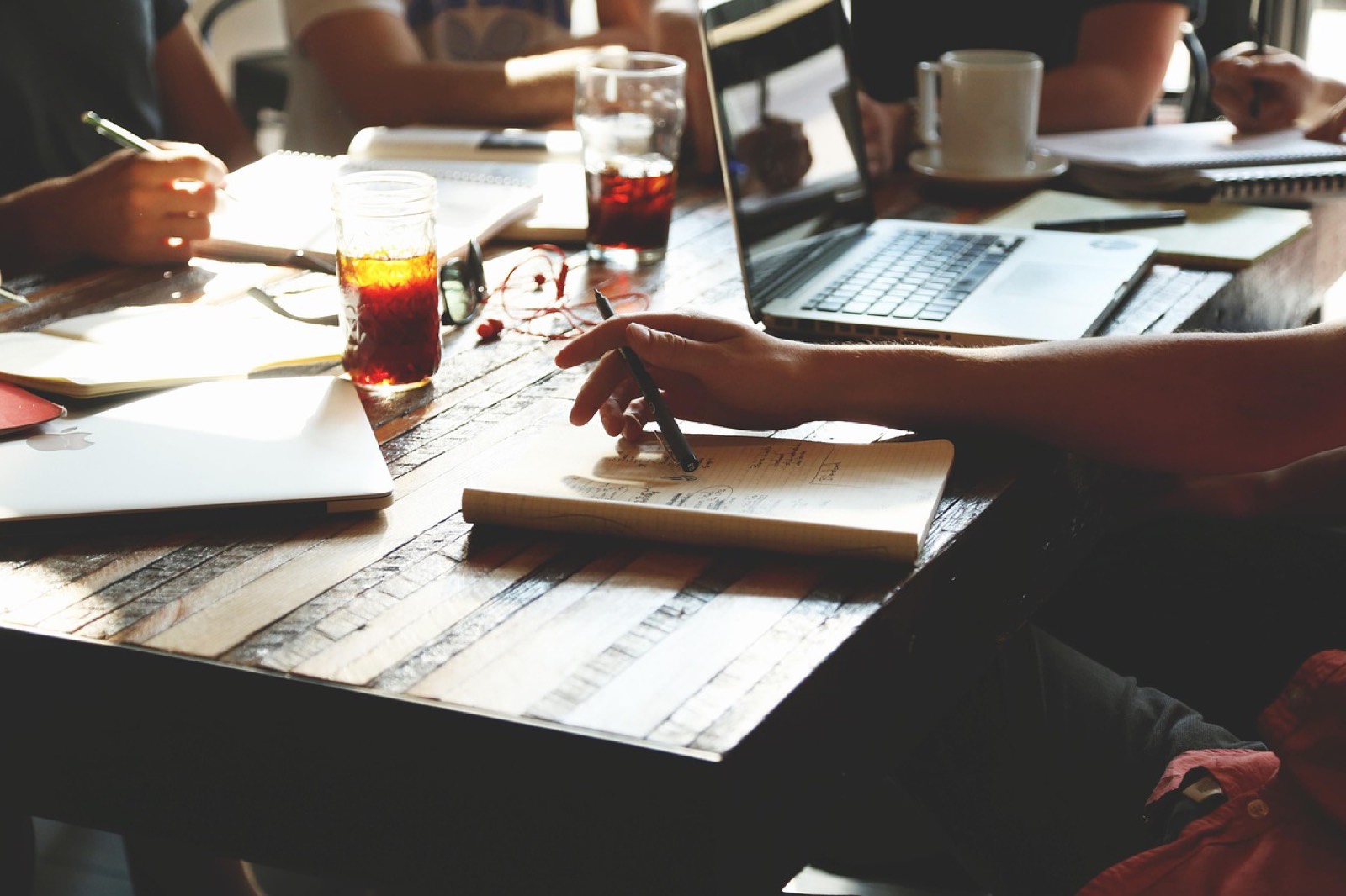 Prospection commerciale B2B : ce qu'iLoveLead change pour une PME